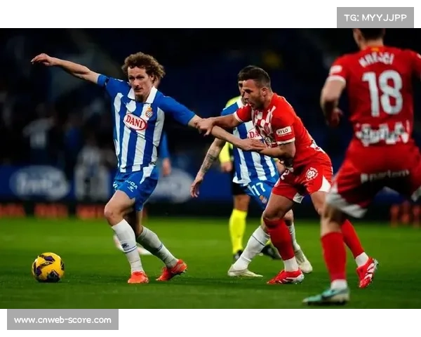 西班牙人球迷投掷水瓶击中赫罗纳门将,俱乐部面临处罚